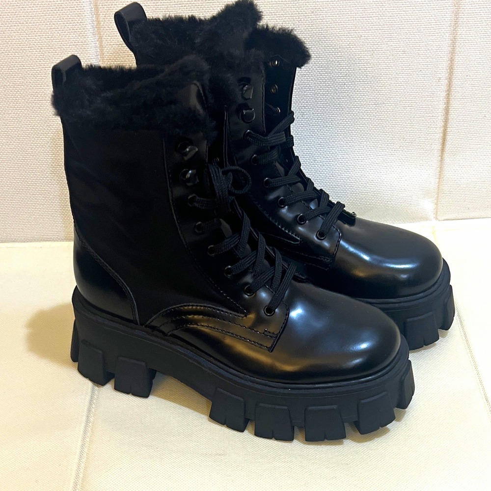 Marc Fisher LTD Women's Black Lace-Up Lug Sole Faux Fur Lined Ankle Boot US 6 M